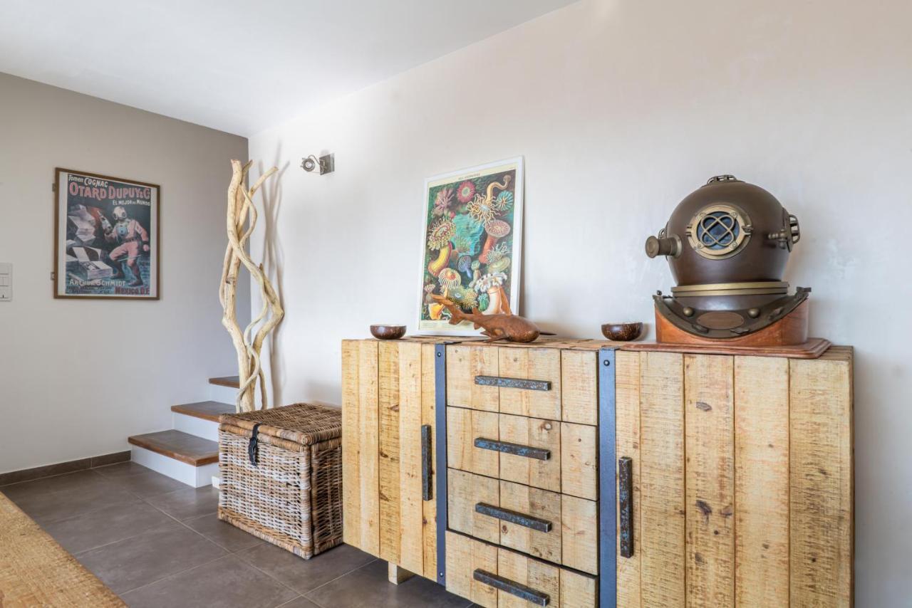 Appartement L'odyssee Provencale, Un Duplex De Charme De 2 Au Pied Du Village Medieval De Bormes-les-mimosas, Offrant Des Prestations De Gamme Et Superbe Vue Sur Le Massif Des Maures
