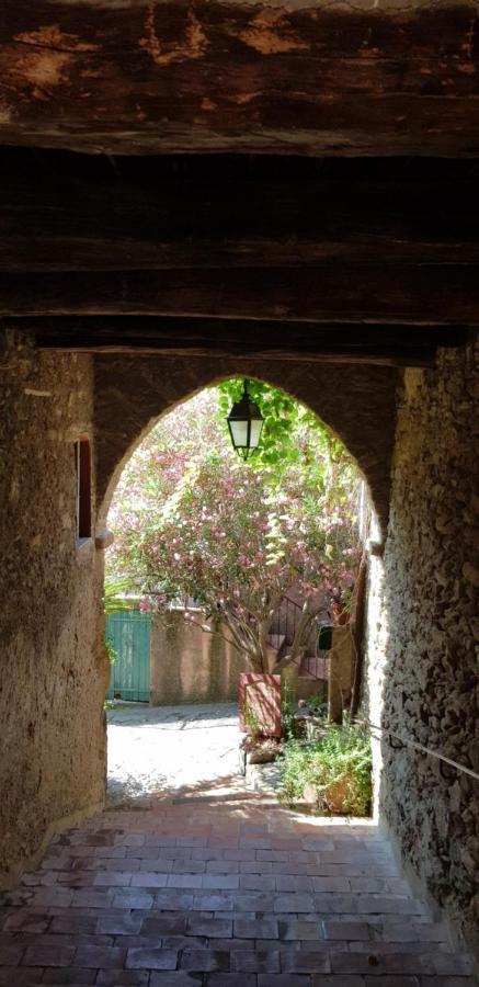 L'odyssee Provencale, Un Duplex De Charme De 2 Au Pied Du Village Medieval De Bormes-les-mimosas, Offrant Des Prestations De Gamme Et Superbe Vue Sur Le Massif Des Maures Appartement *