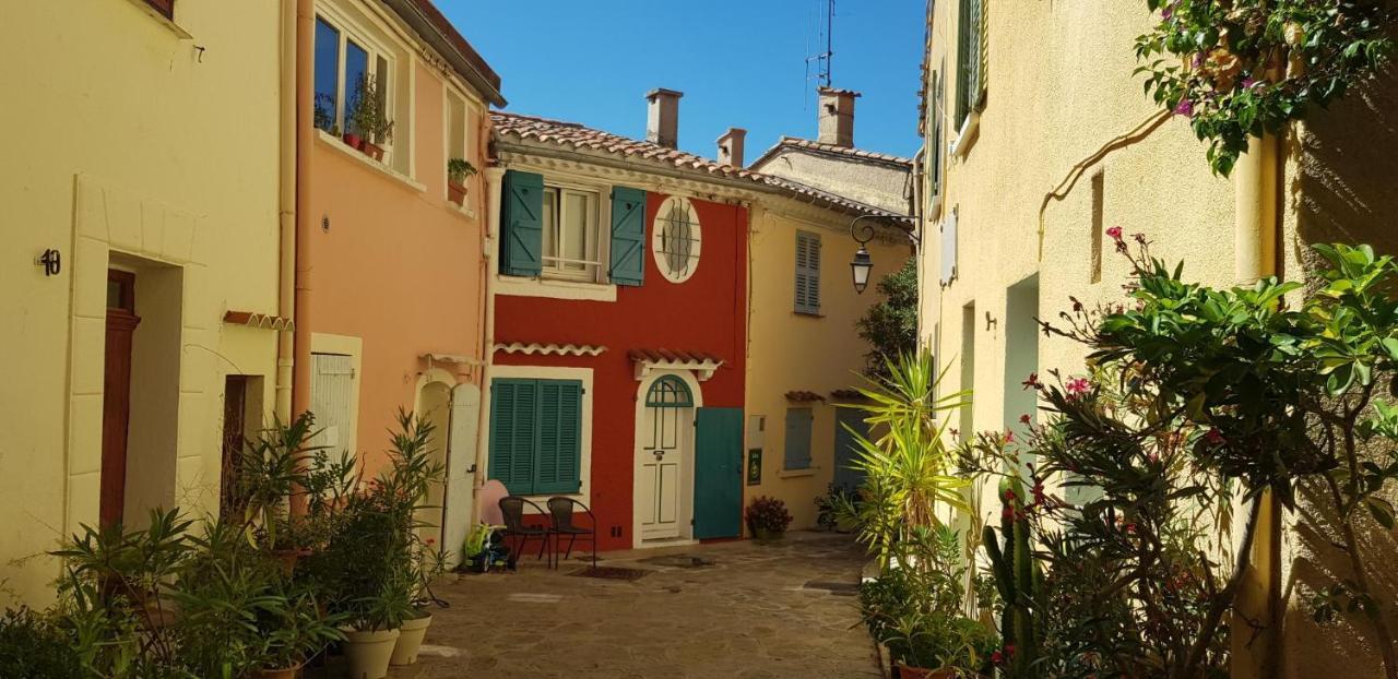 Appartement L'odyssee Provencale, Un Duplex De Charme De 2 Au Pied Du Village Medieval De Bormes-les-mimosas, Offrant Des Prestations De Gamme Et Superbe Vue Sur Le Massif Des Maures *
