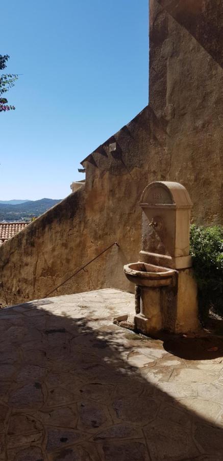 Apartamento L'odyssee Provencale, Un Duplex De Charme De 2 Au Pied Du Village Medieval De Bormes-les-mimosas, Offrant Des Prestations De Gamme Et Superbe Vue Sur Le Massif Des Maures Bormes-les-Mimosas