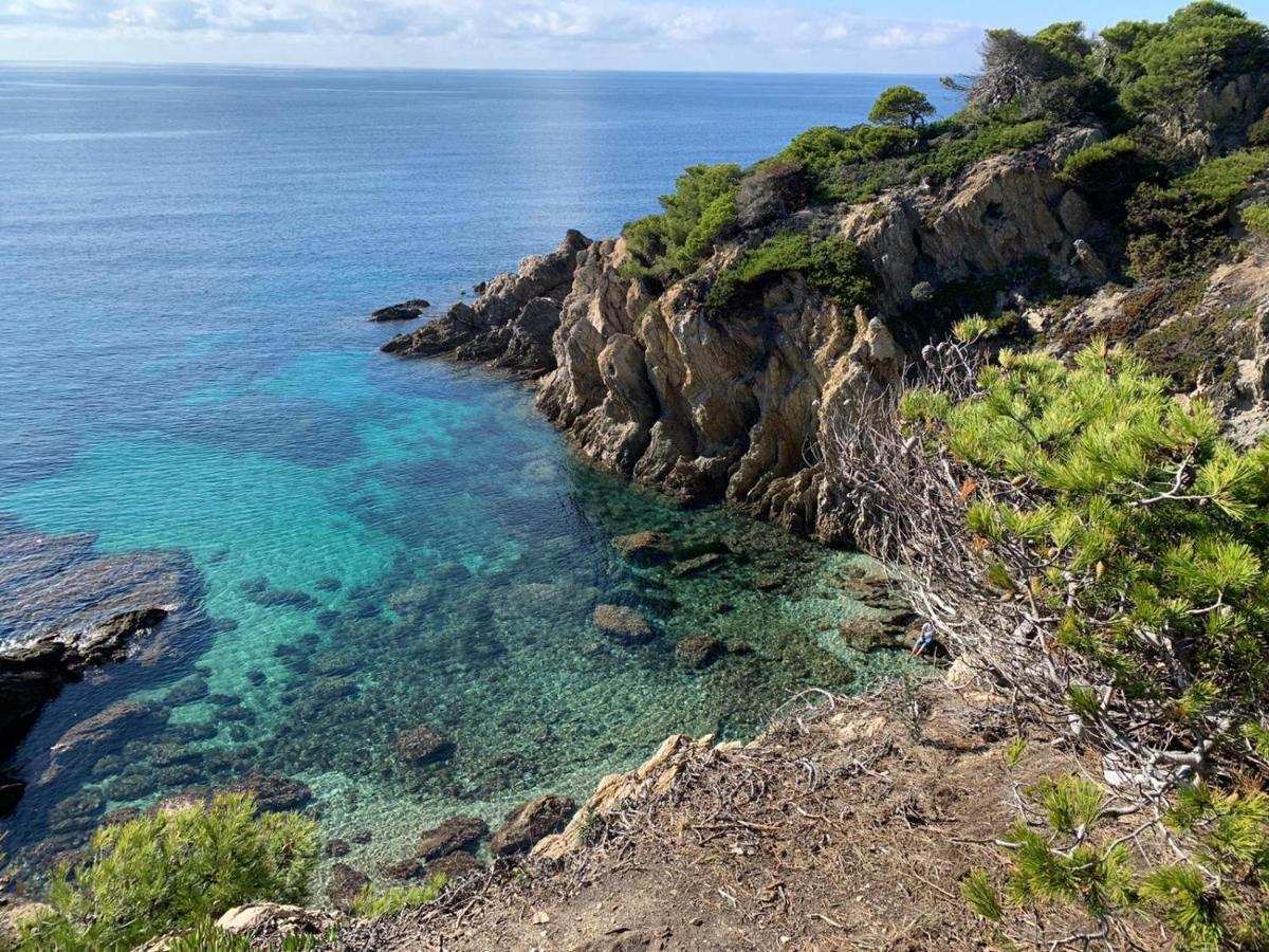 Appartement L'odyssee Provencale, Un Duplex De Charme De 2 Au Pied Du Village Medieval De Bormes-les-mimosas, Offrant Des Prestations De Gamme Et Superbe Vue Sur Le Massif Des Maures *